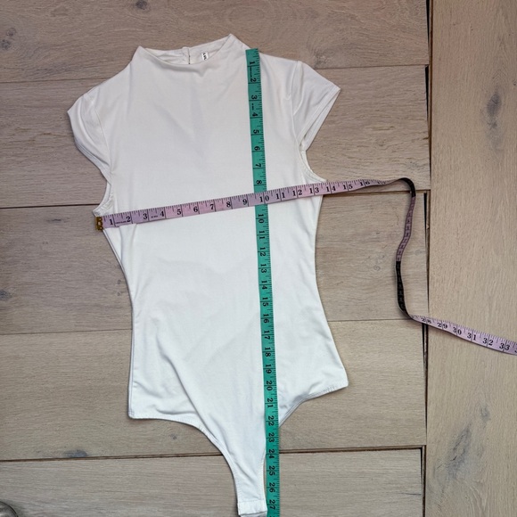 Lulu’s Basics Bodysuit - Picture 7 of 8